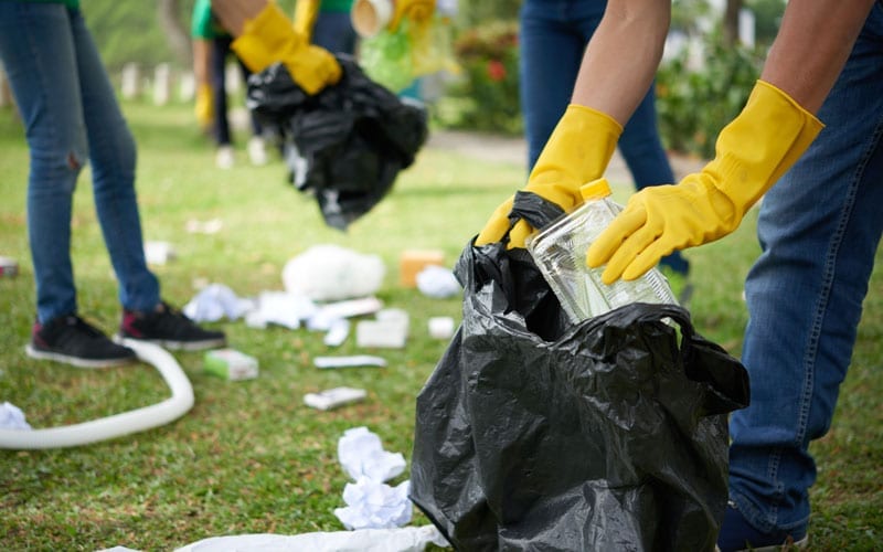 AIM encourages your family to find holiday volunteer opportunities near you.  Community clean-up is a great way to volunteer