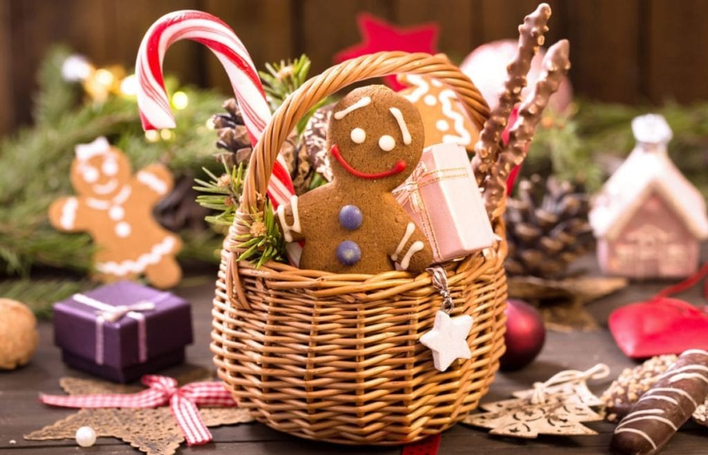 holiday baskets make for a great last-minute holiday fundraiser idea